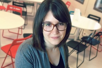 La eldense Carmen Maestre, dise&ntilde;adora gr&aacute;fica: "Las mujeres tambi&eacute;n somos grandes consumidoras de videojuegos"