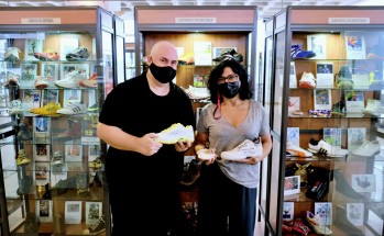 El Museo del Calzado crece con las zapatillas de los deportistas Carolina Mar&iacute;n, &Agrave;lex Corretja y Almudena Cid