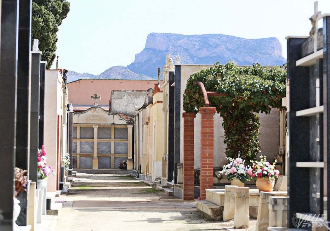 El cementerio de Petrer amplía su horario en los días previos a la celebración de Todos los Santos El cementerio de Petrer amplía su horario en los días previos a la celebración de Todos los Santos