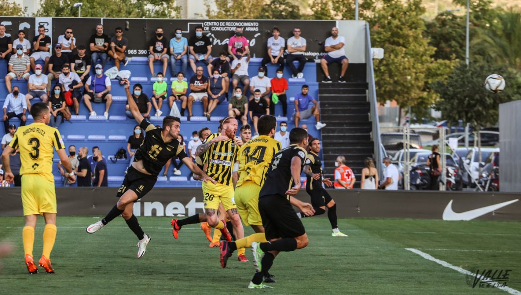 Dura derrota del Eldense en casa (0-3) Dura derrota del Eldense en casa (0-3)