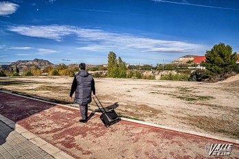 Petrer desbroza cerca de 300.000 metros cuadrados de solares urbanos