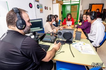 "Radio Cervantes" convierte a alumnos en verdaderos periodistas