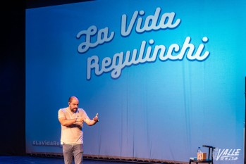 &ldquo;La vida regulinchi&rdquo; de Daniel Fez hizo re&iacute;r a los eldenses