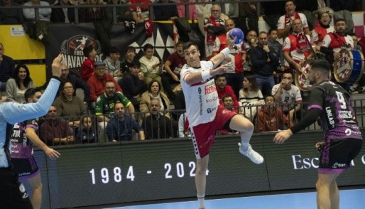 El petrerense Isa&iacute;as Guardiola se retira del balonmano