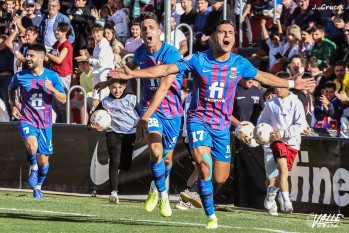 El Deportivo se blinda en Elda