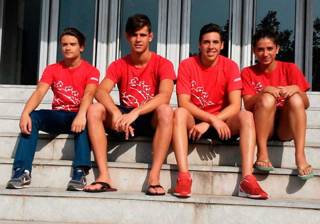 El club de natación del CEE continúa superándose El club de natación del CEE continúa superándose