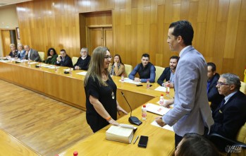 La ludopat&iacute;a protagoniza el pleno municipal en el que Cristina Juan toma el acta de edil de Ciudadanos