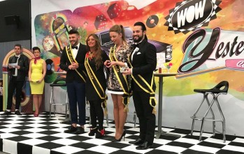 La Comparsa Piratas homenajea a todos sus festeros durante la gala de presentaci&oacute;n de sus cargos