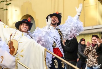 Elda da una c&aacute;lida bienvenida a los nuevos cargos festeros