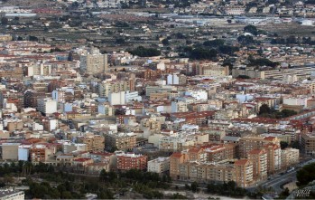 Unas 50 familias eldenses en riesgo de exclusi&oacute;n recibir&aacute;n ayudas econ&oacute;micas