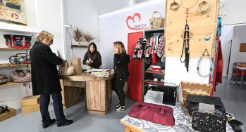 La tienda de C&aacute;ritas celebra sus dos a&ntilde;os con una gran oferta de regalos para la Navidad 