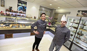 La pasteler&iacute;a Au Chat Bleu ofrece un amplio surtido de productos de elaboraci&oacute;n artesanal de estilo franc&eacute;s