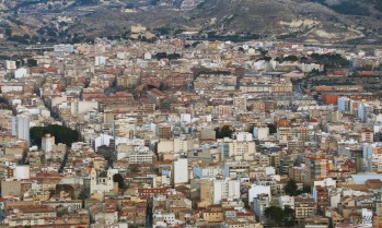 Recogen firmas para la creaci&oacute;n de un Tram desde Elda hasta Santa Pola