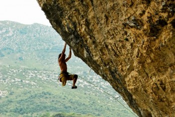 Urko Carmona, triple campe&oacute;n de Espa&ntilde;a de escalada con una pierna, en el 10&ordm; aniversario de Cuentamontes