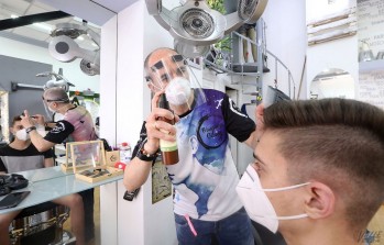 Las peluquer&iacute;as abren con respeto a los protocolos de actuaci&oacute;n en la nueva normalidad 