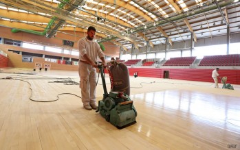 Renuevan el parqu&eacute; del pabell&oacute;n Ciudad de Elda con 47.000 euros