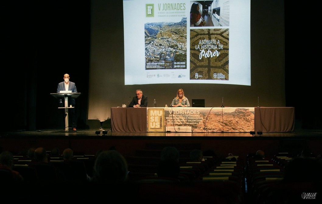 Petrer reúne a 120 profesionales del ámbito de los museos de toda la Comunidad Valenciana Petrer reúne a 120 profesionales del ámbito de los museos de toda la Comunidad Valenciana