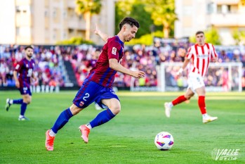 Eldense - Sporting de Gij&oacute;n en im&aacute;genes