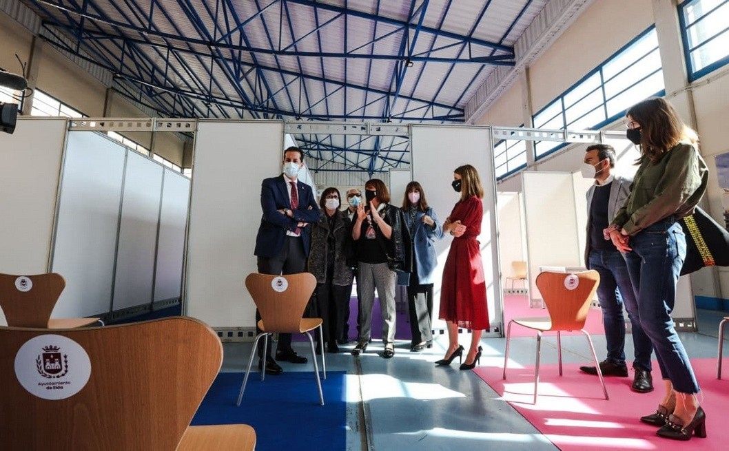 La vacunación del profesorado comienza el viernes en la Pista Azul de Elda La vacunación del profesorado comienza el viernes en la Pista Azul de Elda