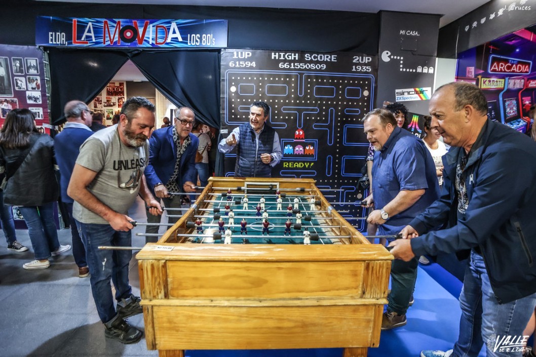"La Movida de los 80's" en Elda con cientos de fotografías y recuerdos reunió a numerosas personas "La Movida de los 80's" en Elda con cientos de fotografías y recuerdos reunió a numerosas personas