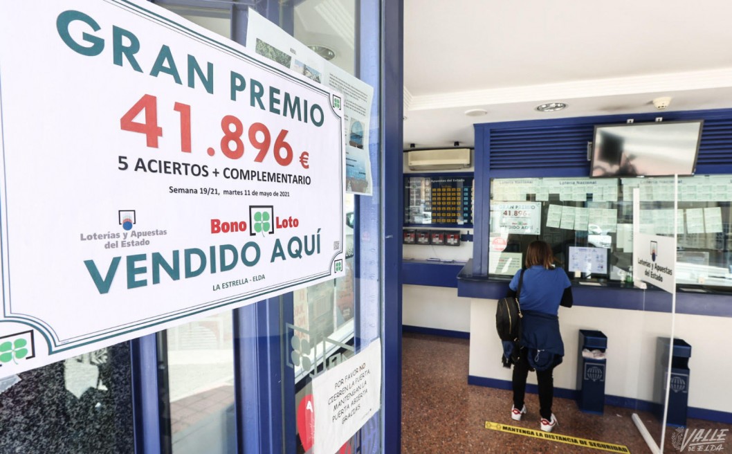 La administración "La Estrella" de Elda reparte más de 40.000 euros de la Bonoloto La administración "La Estrella" de Elda reparte más de 40.000 euros de la Bonoloto