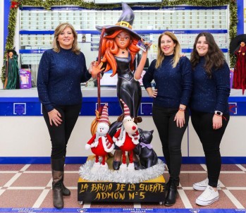 La Administraci&oacute;n &ldquo;La Bruja de la Suerte&rdquo; vende d&eacute;cimos de toda Espa&ntilde;a para repartir el n&uacute;mero ganador esta Navidad