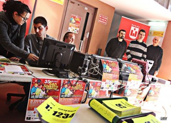La Concejal&iacute;a de Deportes instala en el Mercado Central el punto de inscripci&oacute;n a la San Silvestre 