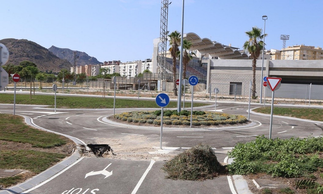 Socavón en el nuevo Parque Infantil de Tráfico de Elda aún sin inaugurar Socavón en el nuevo Parque Infantil de Tráfico de Elda aún sin inaugurar