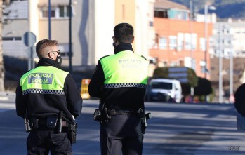 Un hombre retiene a un joven de 18 a&ntilde;os tras robar un bolso hasta que ha sido detenido por la Polic&iacute;a Local