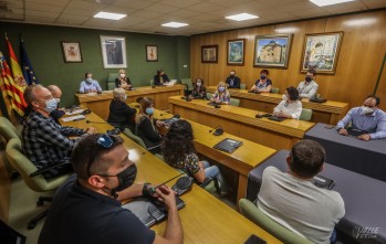 Enfrentamiento entre gobierno y oposici&oacute;n en Petrer por el gasto de la Cabalgata