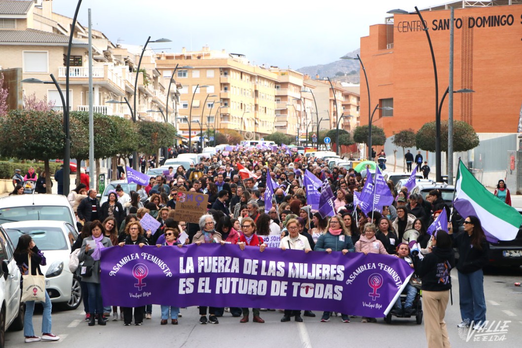 Concentración en Petrer para apoyar a las víctimas del agresor sexual detenido Concentración en Petrer para apoyar a las víctimas del agresor sexual detenido