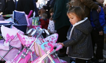 Los eldenses cumplen con la tradici&oacute;n de ir la Feria de la Inmaculada