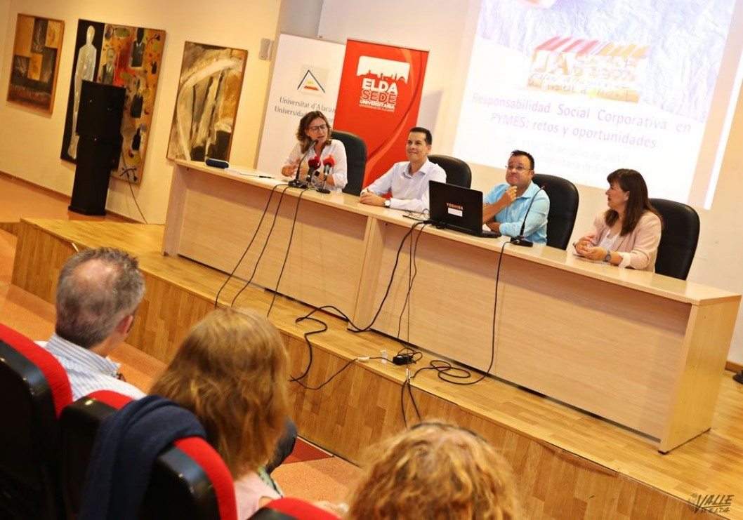 Elda acoge el segundo curso de verano sobre "Responsabilidad Social Corporativa en PYMES" Elda acoge el segundo curso de verano sobre "Responsabilidad Social Corporativa en PYMES"