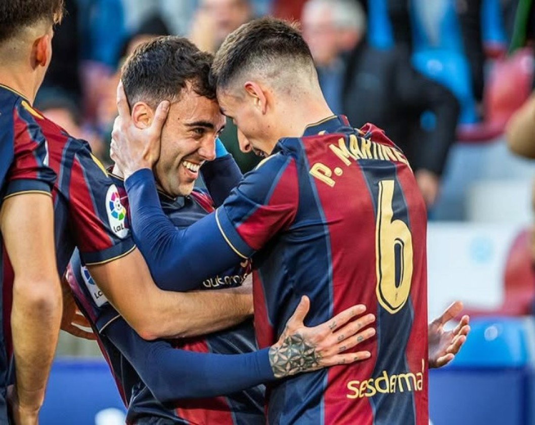 Rober Ibáñez ya es jugador del CD Eldense Rober Ibáñez ya es jugador del CD Eldense