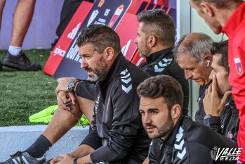 Fernando Est&eacute;vez: "El M&aacute;laga tirar&aacute; del factor an&iacute;mico y La Rosaleda es un estadio que va a empujar mucho"