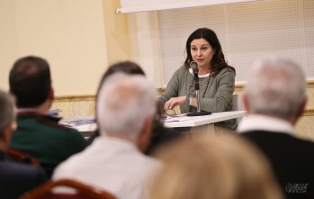 La periodista Rosal&iacute;a Mayor apost&oacute; por prensa de calidad en Elda