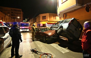 Un veh&iacute;culo se empotra contra una furgoneta en un aparatoso accidente en Petrer