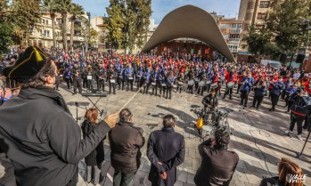 La m&uacute;sica festera vuelve a las calles de Elda