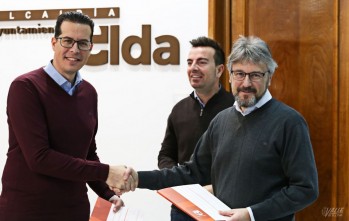 Elda y el Centro Excursionista Eldense firman un convenio de 20.000 euros para sufragar gastos federativos