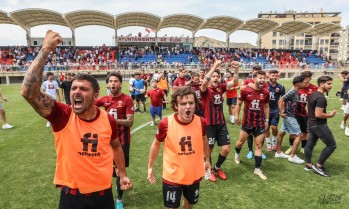 Victoria ante el Recreativo Granada y a los "playoff" (3-1)
