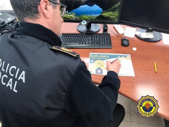 La Polic&iacute;a Local de Elda y Petrer enviar&aacute; diplomas a los ni&ntilde;os por su buen comportamiento durante el confinamiento