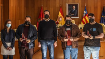 El Ayuntamiento de Elda e IDELSA entregan los premios a los ganadores del concurso #Elda2030