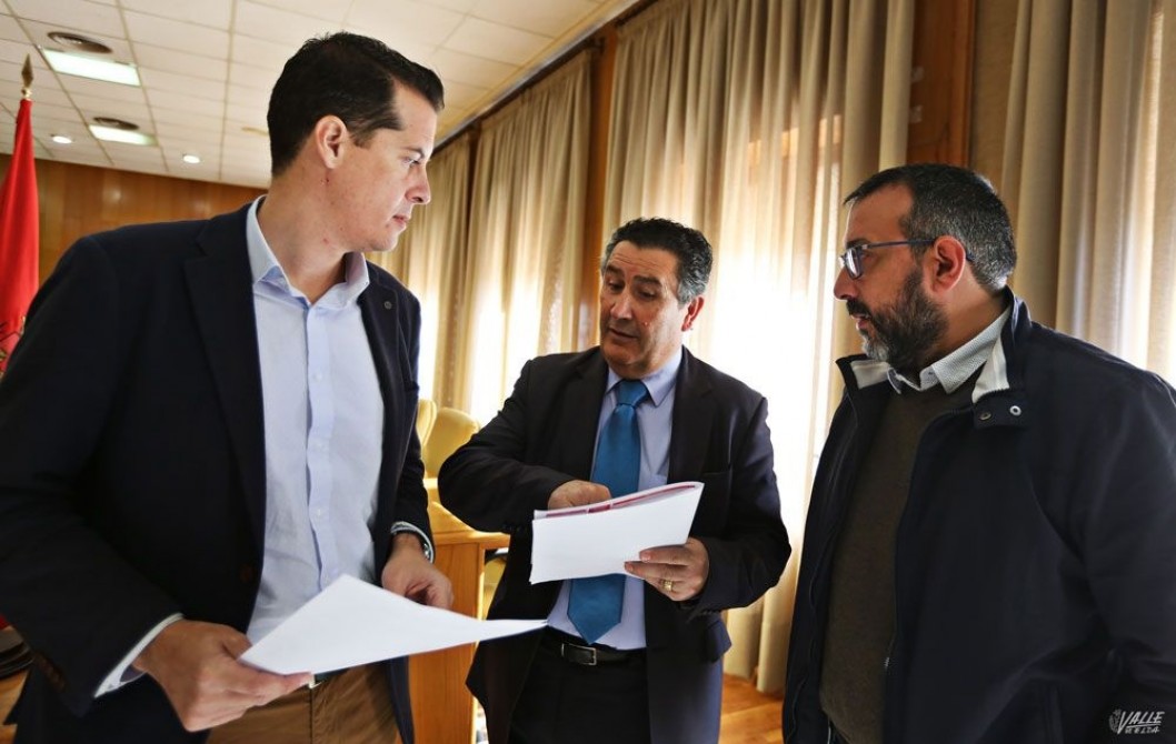 El alcalde anuncia una bajada del IBI en un 4% El alcalde anuncia una bajada del IBI en un 4%