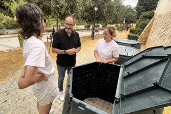 Instalan tres nuevas compostadoras en Petrer para los huertos urbanos