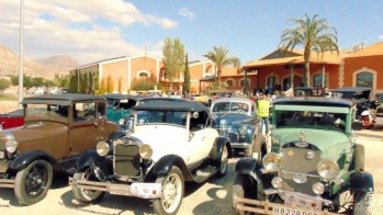 La Bodega Casa Cesilia, punto de descanso y almuerzo del Rally de Coches antiguos y cl&aacute;sicos