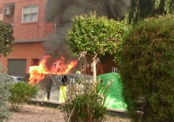 La Polic&iacute;a Local de Petrer detiene a un hombre acusado de quemar al menos 30 contenedores