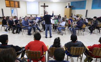 Visita musical a Ema&uacute;s