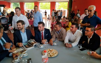 Pedro Garc&iacute;a se re&uacute;ne con el l&iacute;der del PP Pablo Casado para trasladarle el problema con la p&oacute;lvora