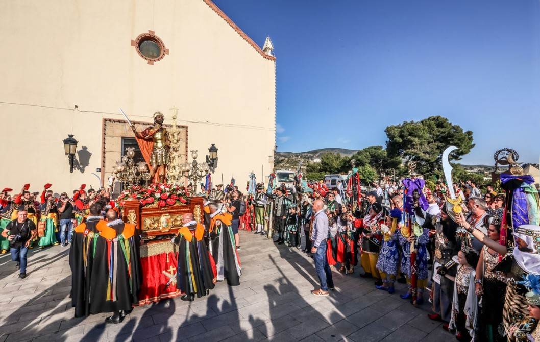 La proclamación de los nuevos cargos pone el broche a las fiestas de Moros y Cristianos de Petrer La proclamación de los nuevos cargos pone el broche a las fiestas de Moros y Cristianos de Petrer
