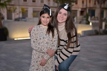 Las abanderadas de los Estudiantes estrenar&aacute;n el traje de gala femenino en la Proclamaci&oacute;n